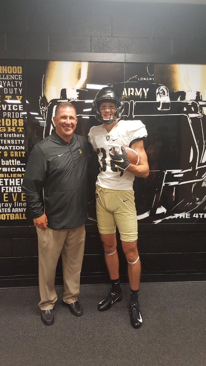 loganburks8's tweet photo. C O M M I T T E D ⚔️🖤 @TuckerWaugh @CoachJeffMonken @SWiltfong247 @coach_hebert #GoArmy #BEATNAVY #FTPB https://t.co/b0qu1s17z5