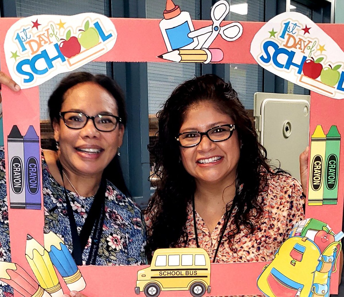 DelcoElementary's tweet photo. The smiles, the energy, the enthusiasm of the #pfirstday of school. #gobigblue #WhateverItTakes #wearethepod #noexcuses @pfisd https://t.co/ZnPfbn0cjH