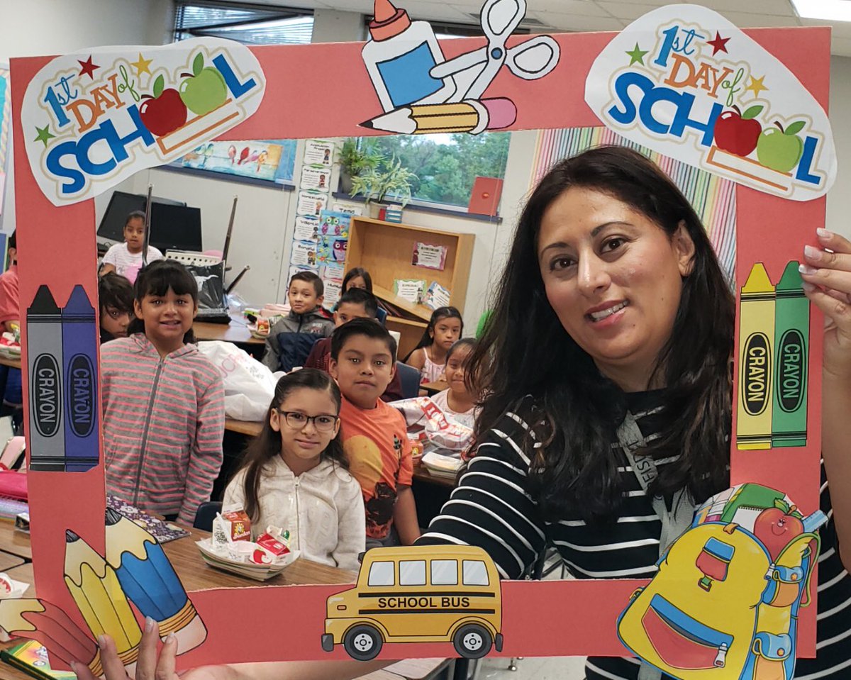 DelcoElementary's tweet photo. The smiles, the energy, the enthusiasm of the #pfirstday of school. #gobigblue #WhateverItTakes #wearethepod #noexcuses @pfisd https://t.co/ZnPfbn0cjH