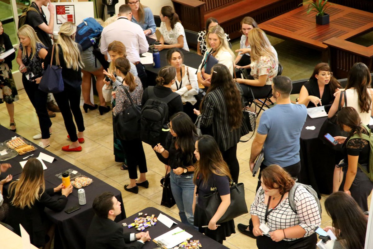 Chapman_Law's tweet photo. Terrific turnout for our first Student Organization Fair of the year. Almost three dozen groups for our 1L students to explore: https://t.co/tCwv4NK9Fr https://t.co/SKBDdiuoaX