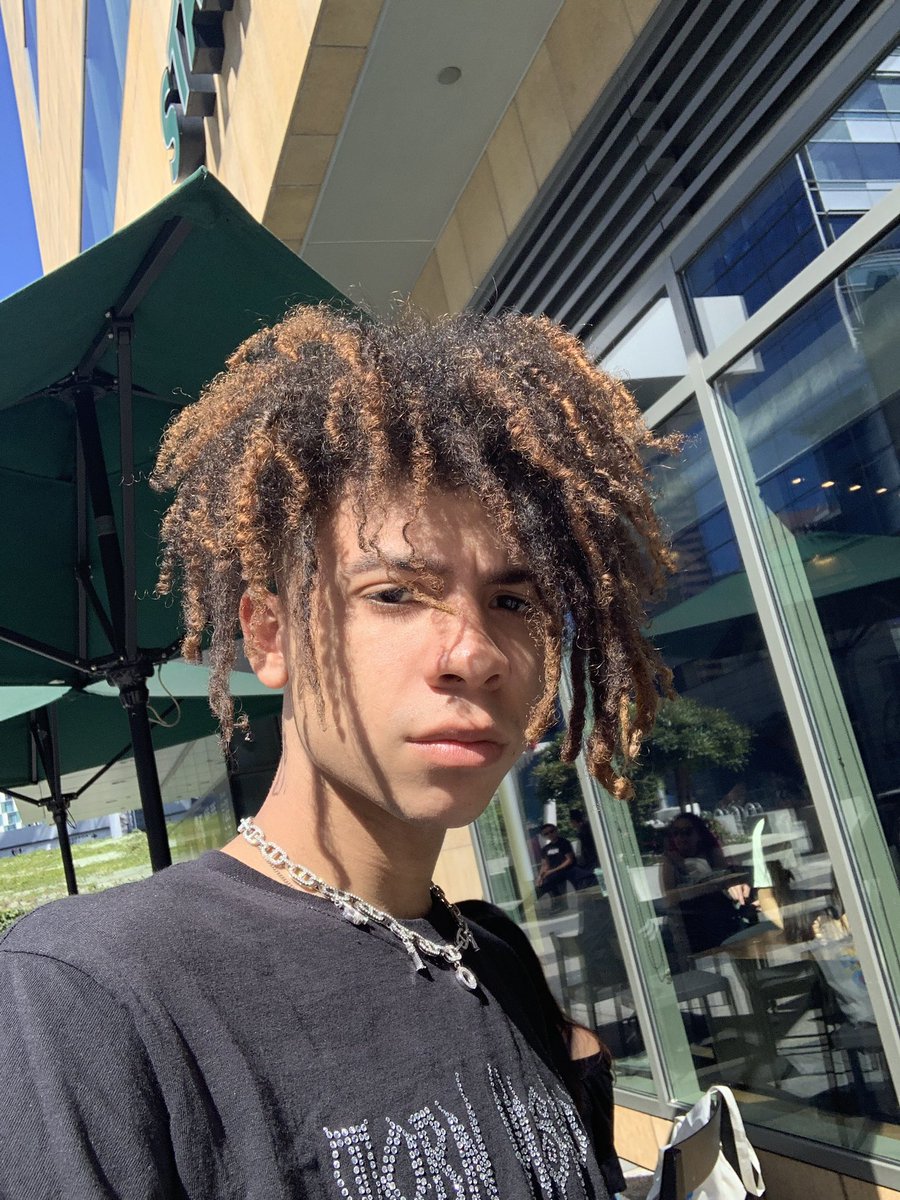 ianndior's tweet photo. 👁‍🗨 Torn vision 👁‍🗨 https://t.co/TtYqomevCq