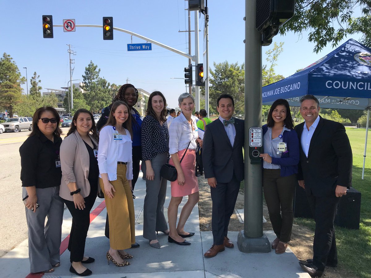 KPSouthBay's tweet photo. It's official! This morning, Councilman @JoeBuscaino activated the new traffic signal at #ThriveWay. So grateful for this additional safety measure in #HarborCity. https://t.co/O8HPNgXSQe