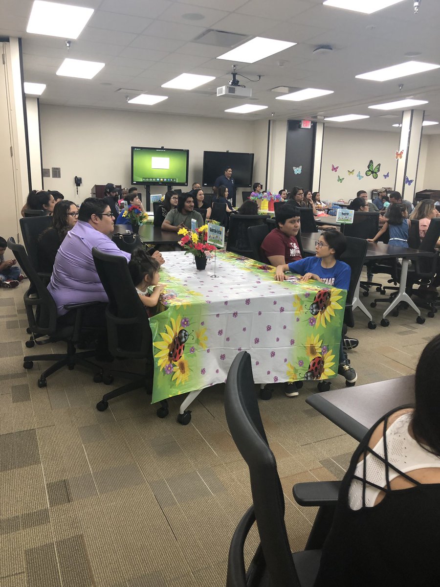 GarciaLeza_AISD's tweet photo. Celebrating Our Dual Language Instruction Program - Blooming Bilingual, Biliterate, and Bicultural Students in Aldine #WeAreAldine #DL5 @GarciaLeza_AISD @hinojosabears @MagrillAisd @DesantiagoEc @vines_ecpkk @CGomez2_AISD @drgoffney @Selchapa @AldineISD @betsiemhaisler https://t.co/pKCBqYALsM