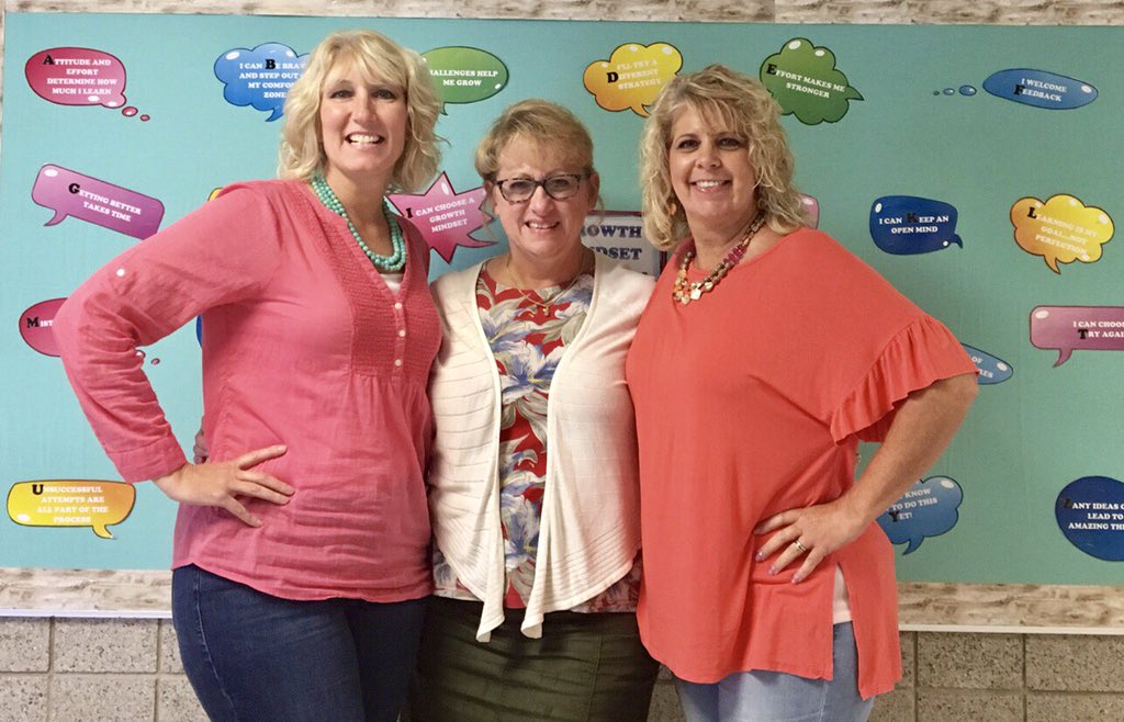 CarlenaSheeran's tweet photo. Shout out to another team in the #HCSPreschool family @HeartlandES! ❤️ Monica Bybee, Rita Williams & Trina Woodrum are ready to go! 👫 They are excited to welcome their students starting on 8/26 on their M/W or T/TH schedule! 👍🏽 #HCSStrongerTogether #Family
#ReadyForPreK https://t.co/vz3qC0rG5H