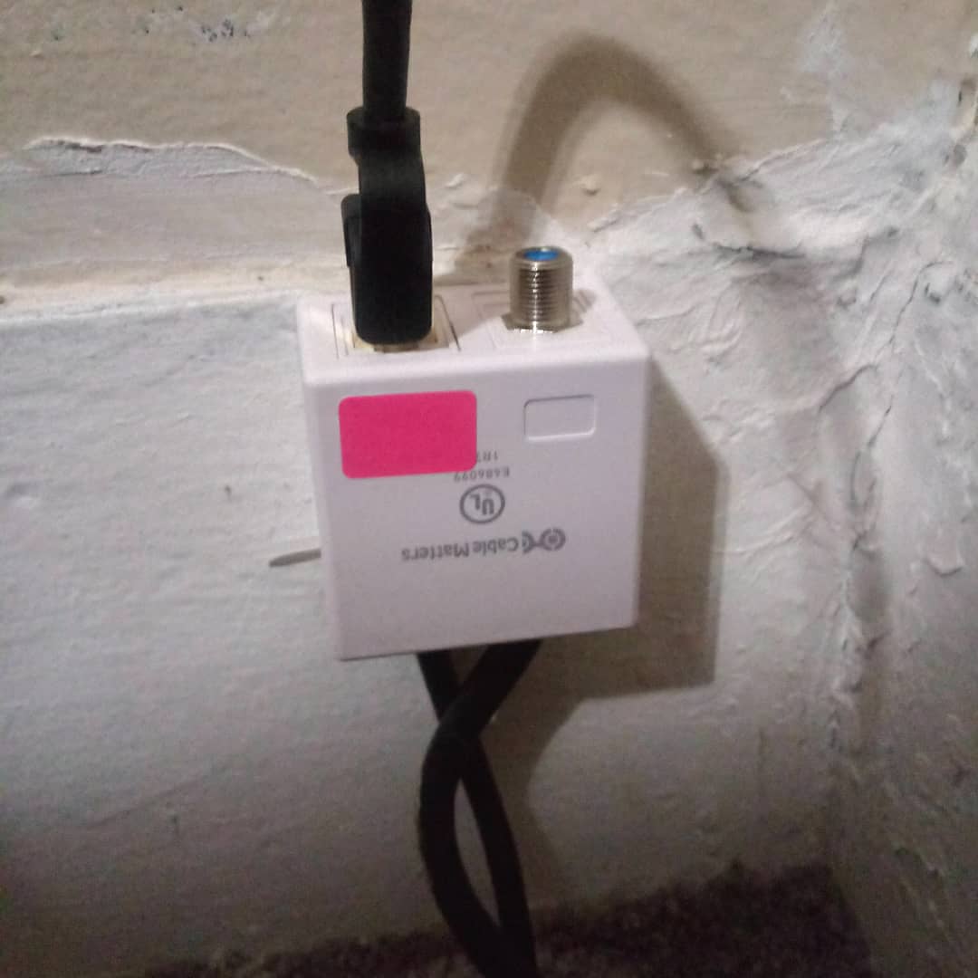 EastCoastMods's tweet photo. When you organise your network by color. Yah my OCD is high. #Cat8 #ByColor https://t.co/7K810eL7HN