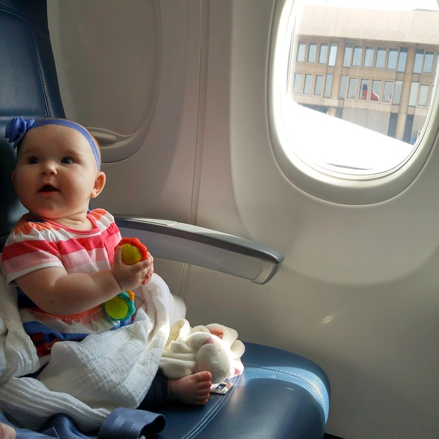 ViajarConBebes's tweet photo. ¿Por qué lloran los bebés en los aviones? https://t.co/TqSqmhSm0E https://t.co/KbVuHiIJd5