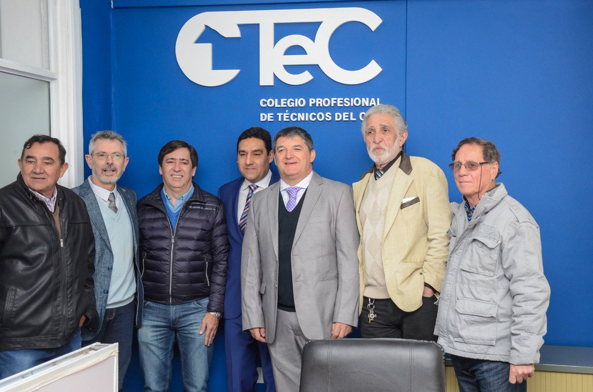 elicuestachaco's tweet photo. Felicito al Colegio Profesional de Técnicos del Chaco y a su presidente #DanielCastillo, que tras la aprobación de la Ley de Colegiación inauguraron hoy la sede de su nuevo edificio ubicado en avenida 25 de Mayo 555 durante el Segundo Plenario Nacional de Profesionales Técnicos. https://t.co/Zc55hvMbVc