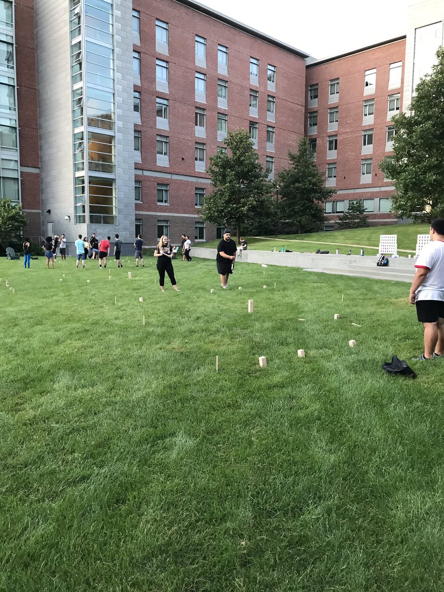 lhollowayVP_FSU's tweet image. Our RAs on North Lawn playing Kubb! Action packed excitement. @FraminghamU @ResLifeFSU