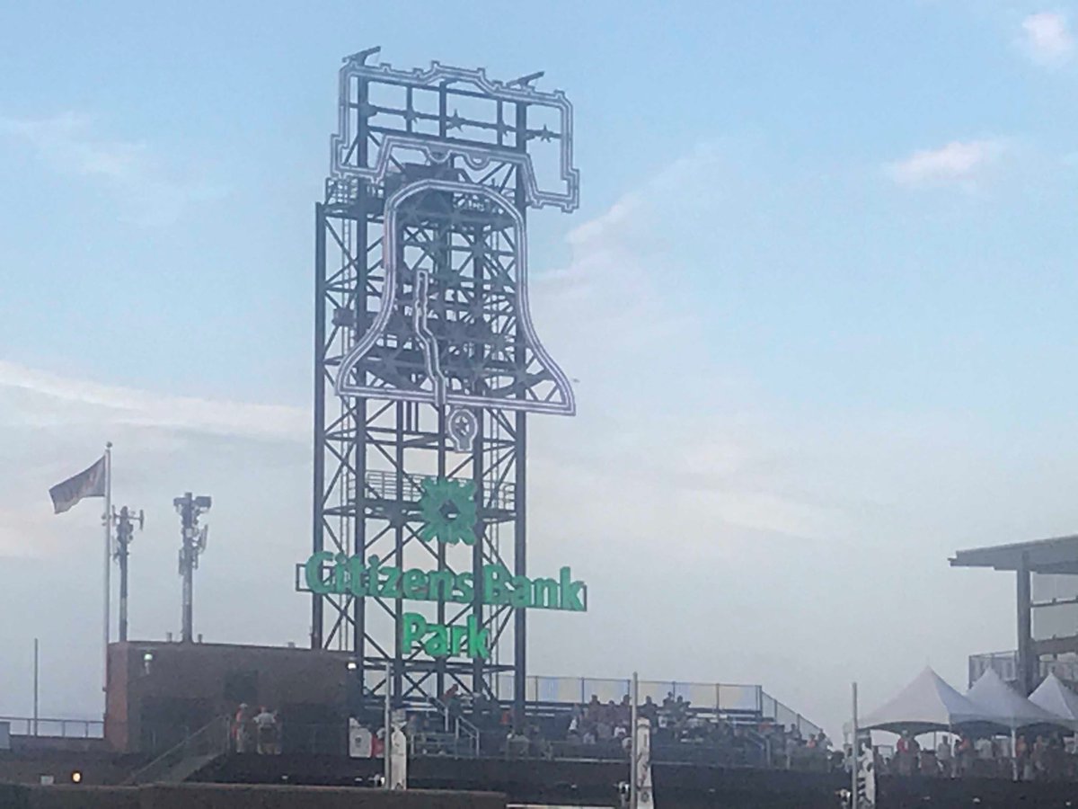 StephenBell4Dex's tweet photo. Phillies vs Cubs tonight.  I love Fenway, but it’s tough to beat these newer stadiums. https://t.co/7mRh8bv8AZ