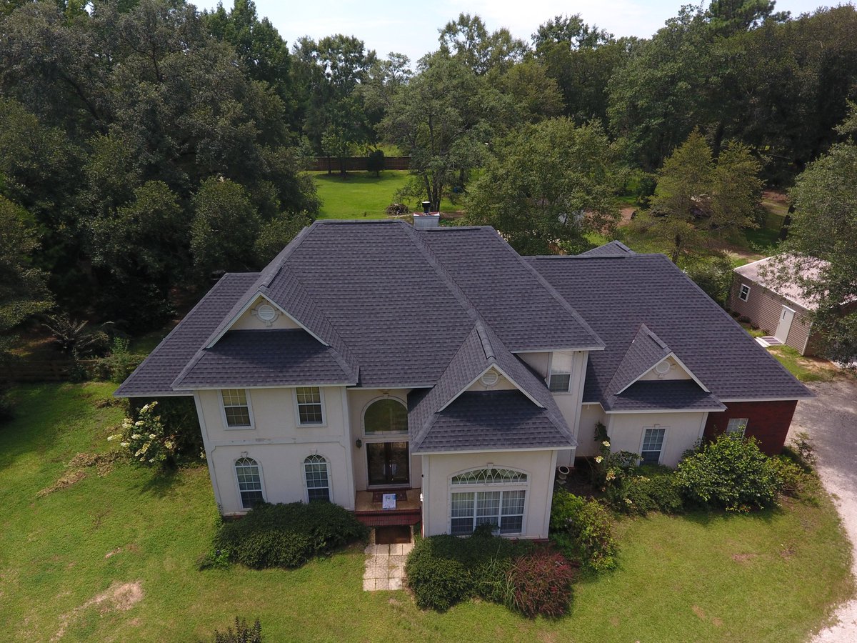 AmericanRoofin6's tweet photo. A GAF Charcoal shingle roof installed by American Roofing.
#AmericanRoofing, #MasterElite,#MasterEliteContractor, https://t.co/F4AV9DK6wN