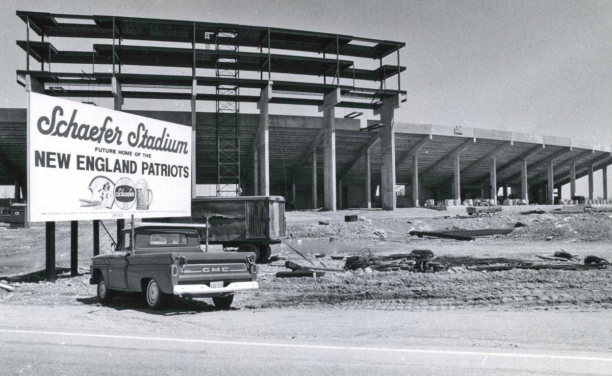 1976PATRIOTS's tweet photo. 🏈#OTD in 1971,the @Patriots played there first game in Foxboro,MA at #SchaeferStadium against the New York @Giants ~ 48 years ago tonight • August 15,1971🏈🇺🇸 https://t.co/2Ks5QqNXva