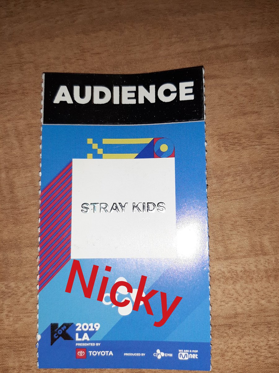 dmnicky27's tweet photo. Selling DM for offer me!#KCON19LA https://t.co/ink0Maz7ki