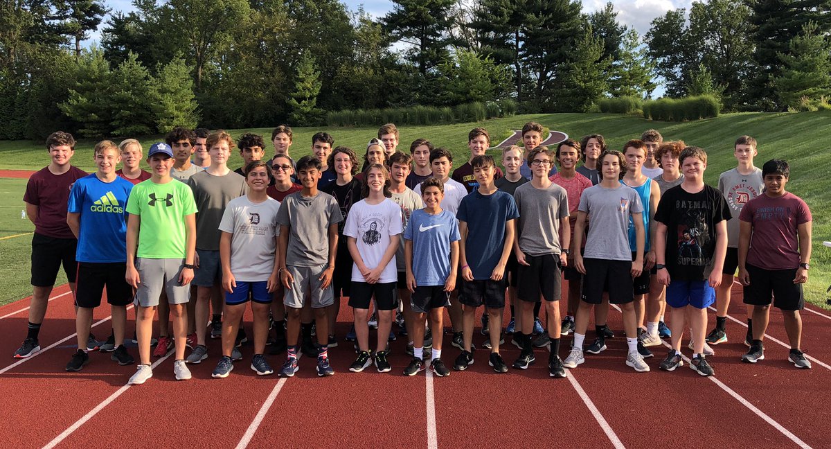 DeSmetJesuitHS's tweet photo. @DeSmetTrackXC starting off the year with the annual #AlumniRun - great night with the alums and current athletes sharing stories and experiences as #CrossCountry #Spartans #DSJOnTheRise #DSJFamily #AMDG https://t.co/x5G3RpiPho