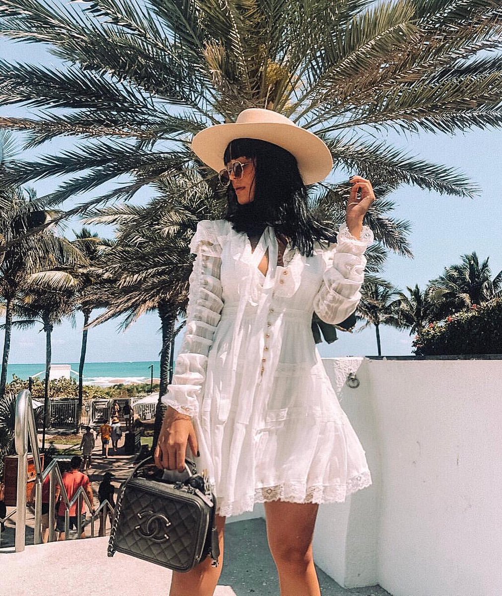 zerouv's tweet photo. Kicking off the weekend early with this gorgeous babe ☀️🏖 👤: @andreasalazarz 🇺🇸 ⠀ ⠀
🕶: #zerouvC590
⠀ ⠀
:
.
:
#miami #florida #dress #fashion #summerstyle #indie #accessories #aesthetics #retrostyle #summer #retrosunglasses #ootd #sunglasses #shopzerouv #zerouv https://t.co/w46jkwMluH