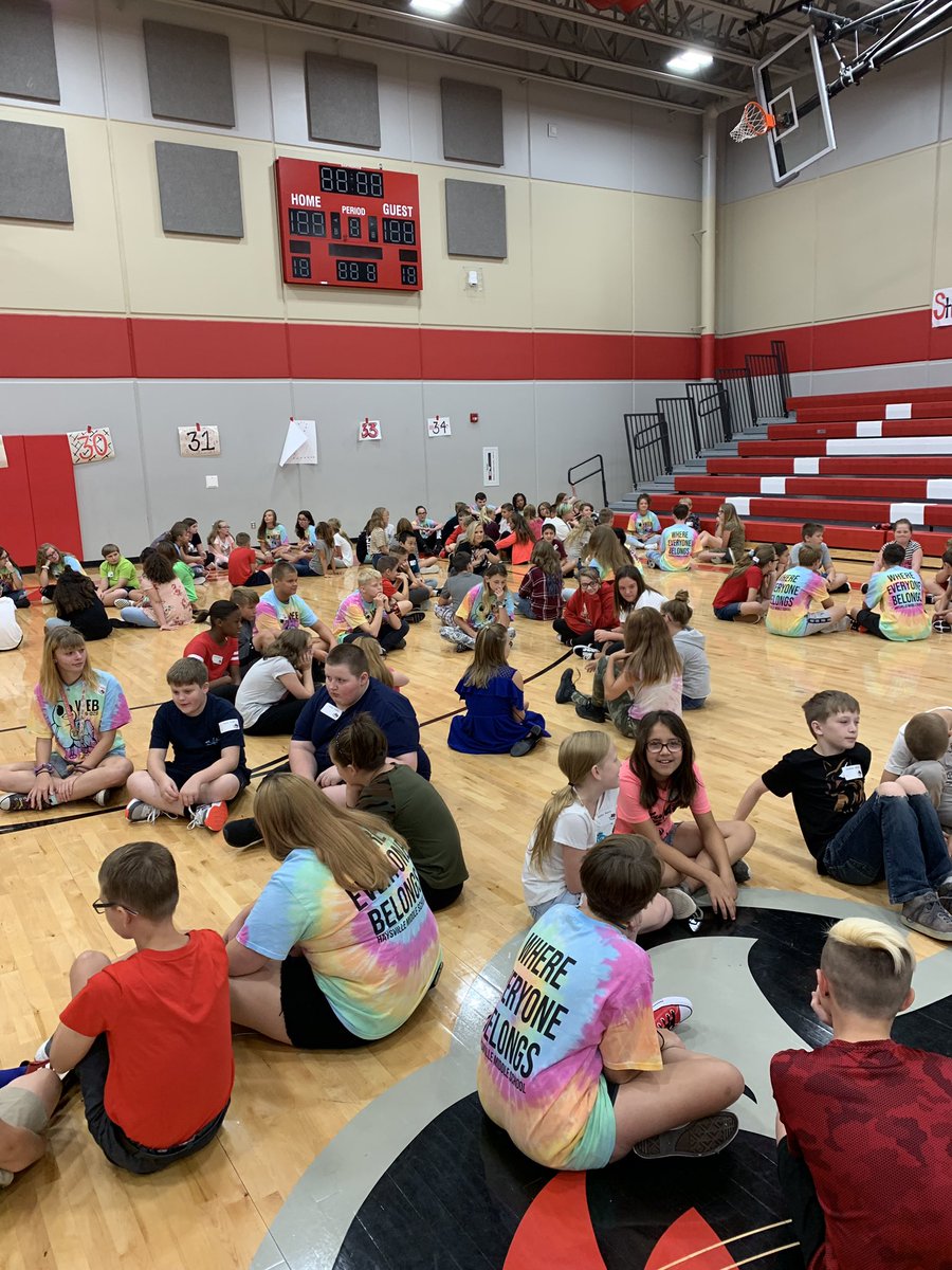 HMSWebCrew's tweet image. We had such a blast welcoming our new 6th graders to our Hawk family! Can’t wait to see what this year brings! #usd261derful #webcrew