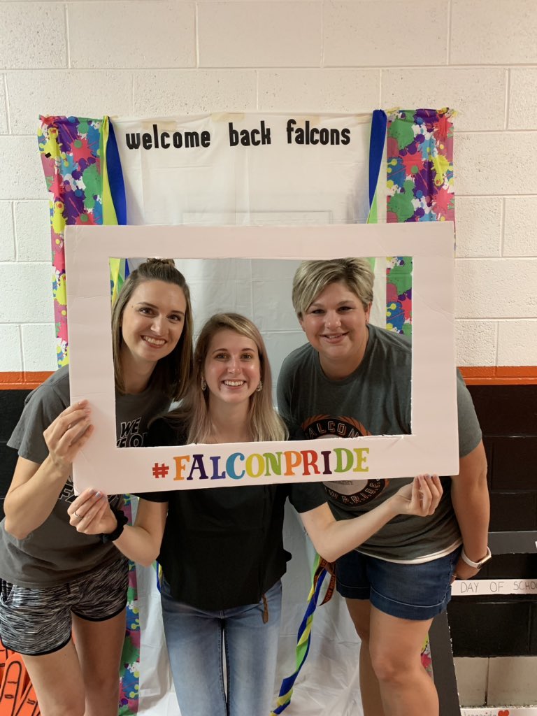 MeghanThorson's tweet photo. My co-workers are the best! #FalconPride #fc74 https://t.co/yH82EghnF9