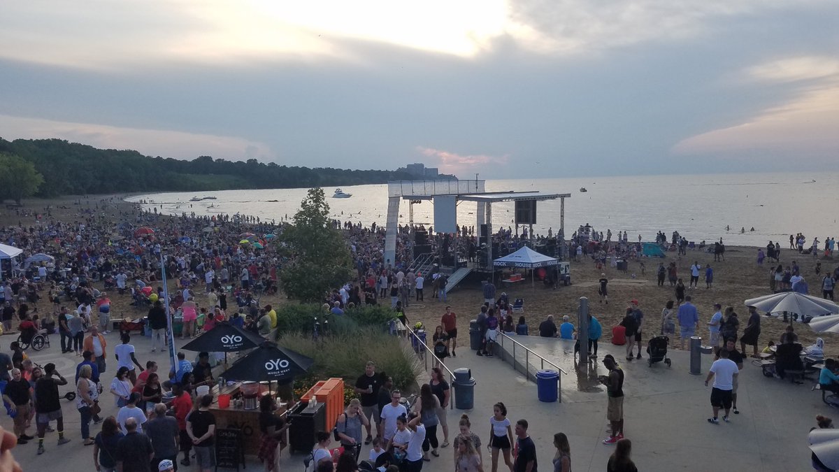 VeganBrisket's tweet photo. Summers in Cleveland <3 

#cleveland #edgewaterlive #clevelandmetroparks

@clevemetroparks https://t.co/0My4ch06Iy