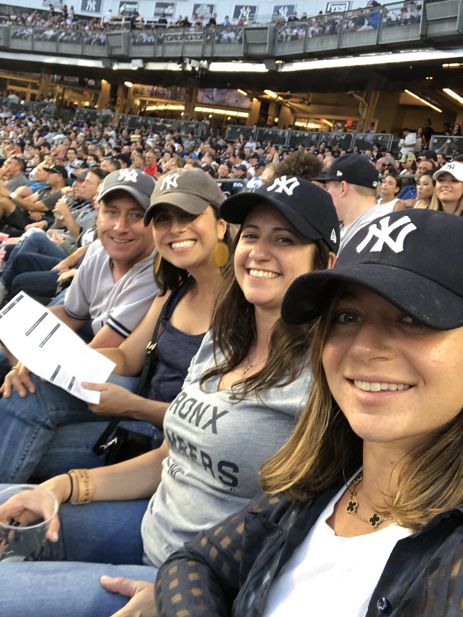 sarahalvarez's tweet photo. #attnyy GO YANKS https://t.co/AAurbMeNQx
