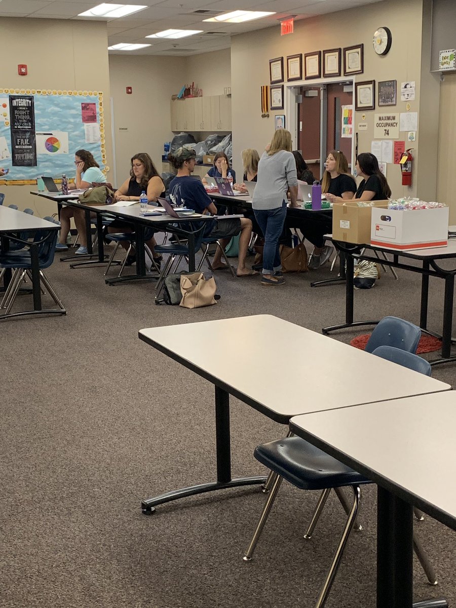 Debbie Steller tweet media