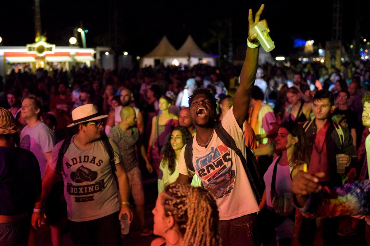 sunsplash_es's tweet photo. ROTOTOM day 0 !! We READY!! https://t.co/zrVn6OqG4n