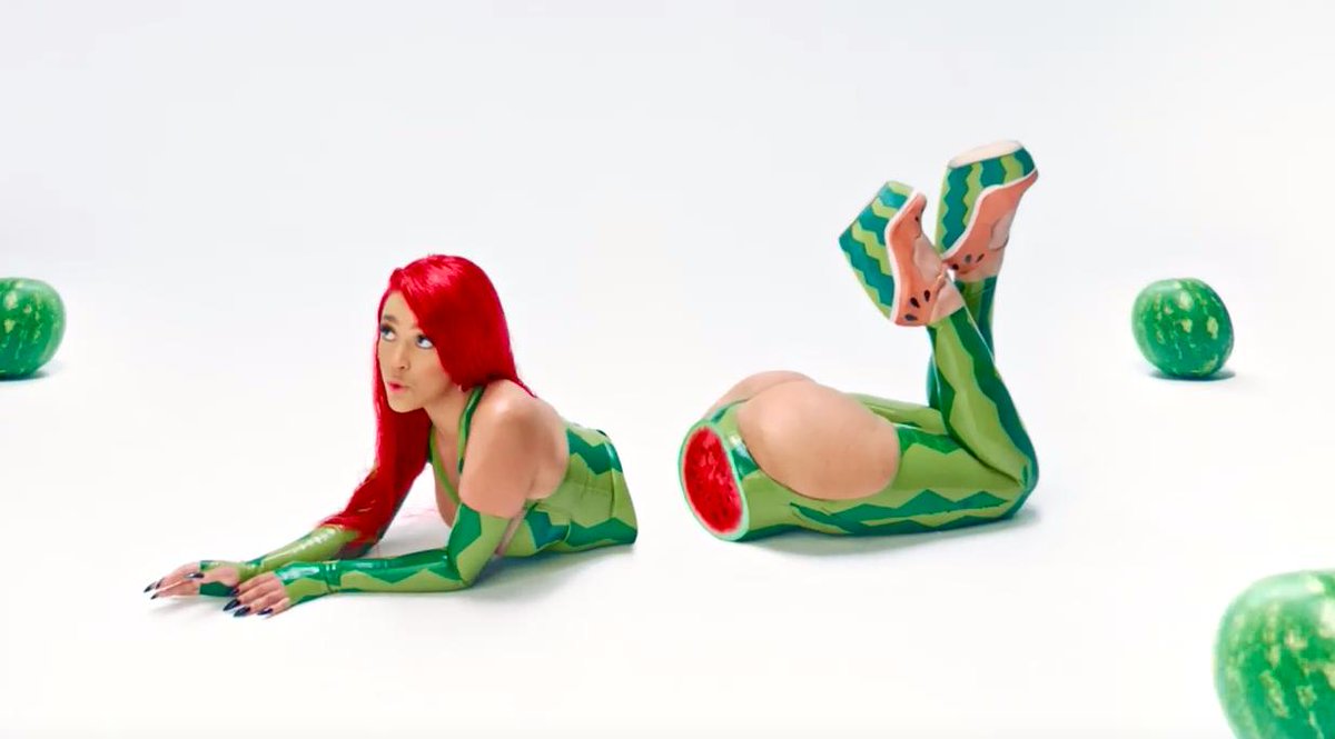 New <a href="/DojaCat/">DOJA CAT</a> x <a href="/Tyga/">T-Raww</a> "JUICY" music video directed by <a href="/JackBegert/">Jack Begert</a> youtube.com/watch?v=YIALlh… out now! <a href="/Videostatic/">Video Static</a> <a href="/PsychoFilmsLLC/">Psycho Films</a>