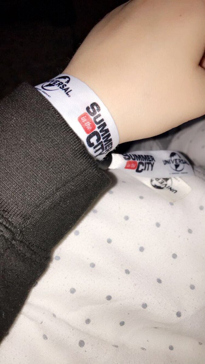 SitcSwaps's tweet image. does anyone else still have their sitc wristband on? (weekend or single day)

I DO :) x