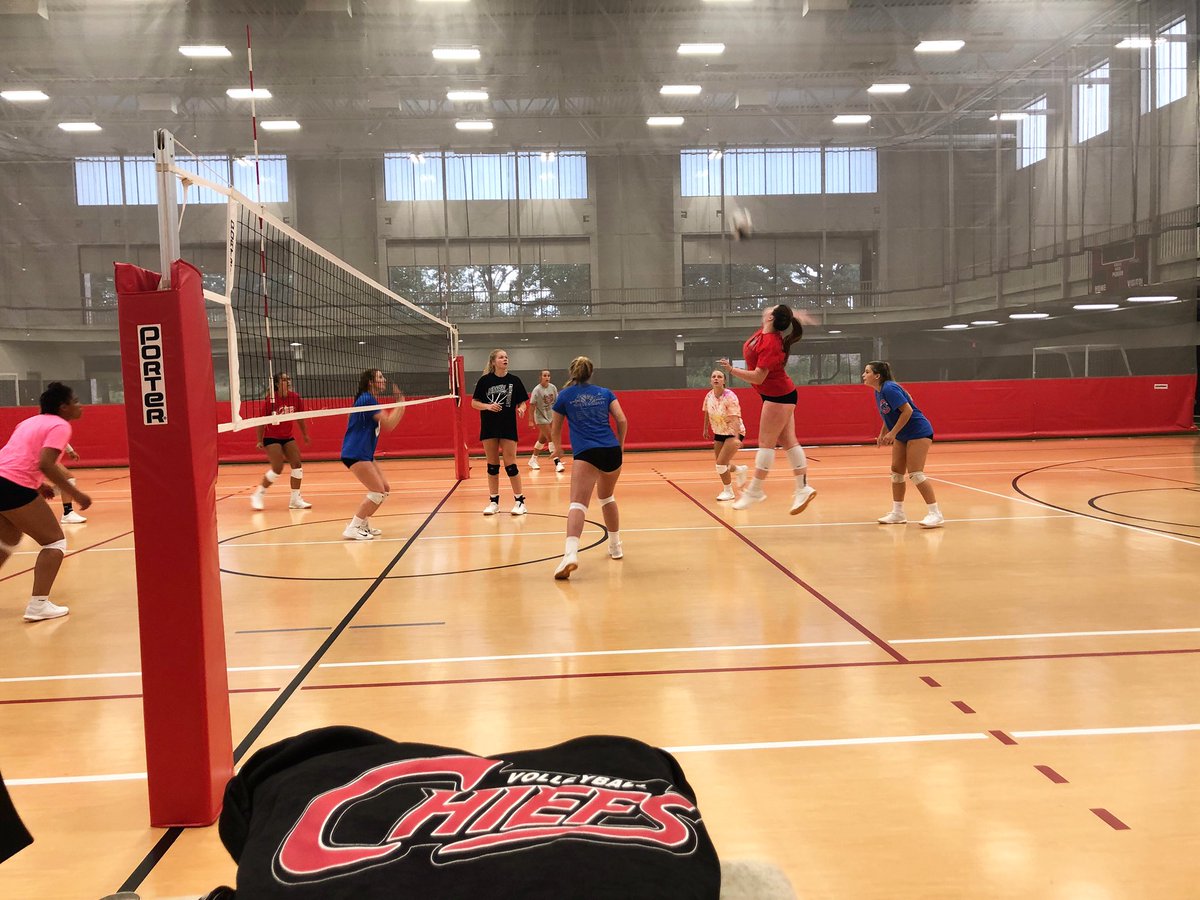 WCCChiefsVball's tweet photo. First games start next week! Girls putting in work now for it to pay off later🏐 #GoChiefs #WCCWVB https://t.co/LfaYCKrwNP
