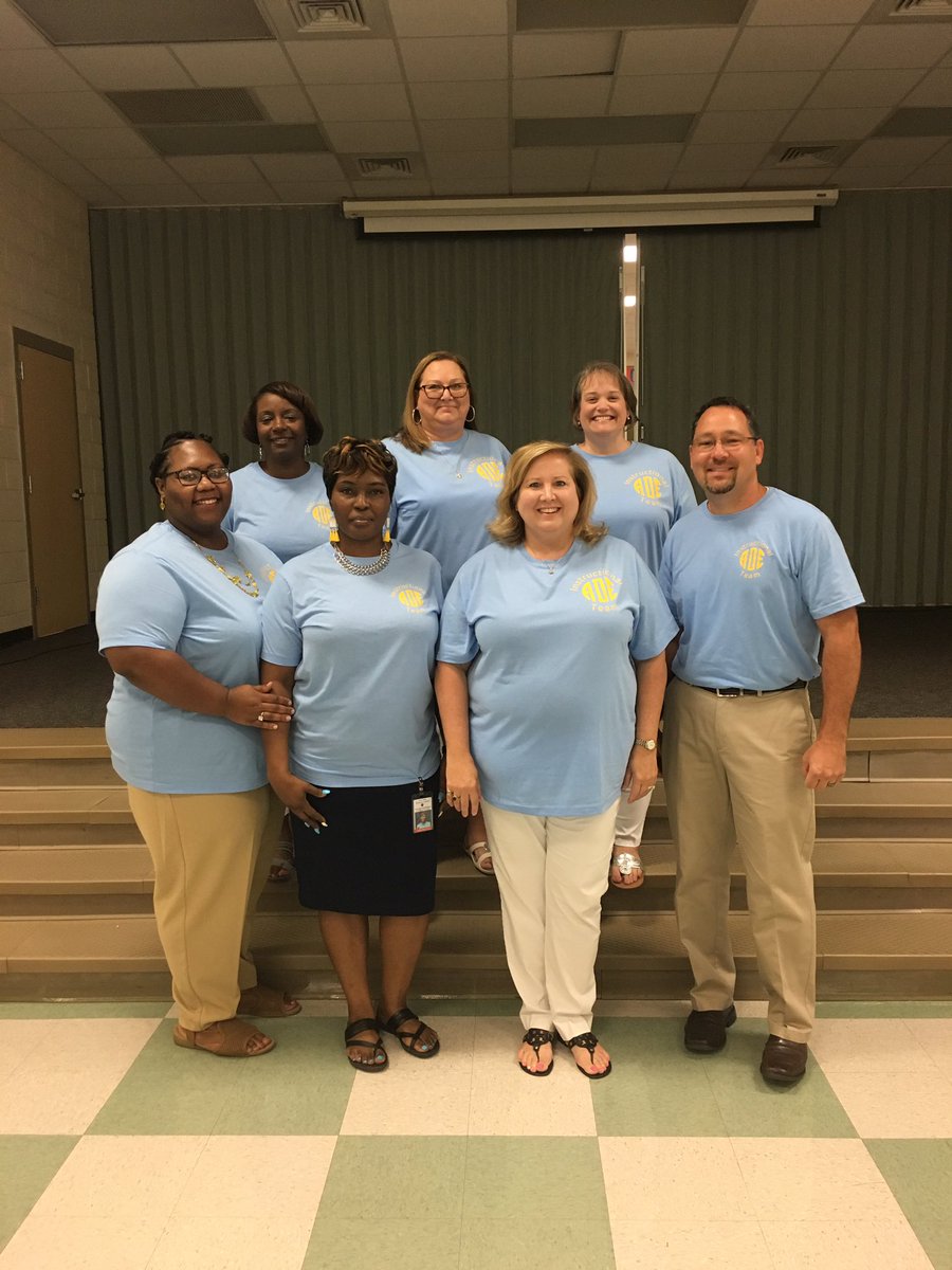 AliceDrive_Elem's tweet photo. ADE teams dress for success #thehiveonthedrive #sumterstrong @SuzannaFoley https://t.co/gzxgm78HJV