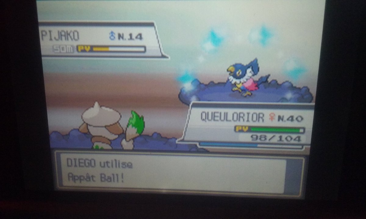 Valium_SH's tweet photo. C'est avec une immense joix que je déclare ce shiny ,ce Pijako mâle est apparu après 8369 rencontres à la tour cendré en utilisant la radio .Il est à 20% dans la zone et il n'y à aucun moyen de l'augmenter  et je l'ai eu en une phase . https://t.co/zoFhPNpH8W