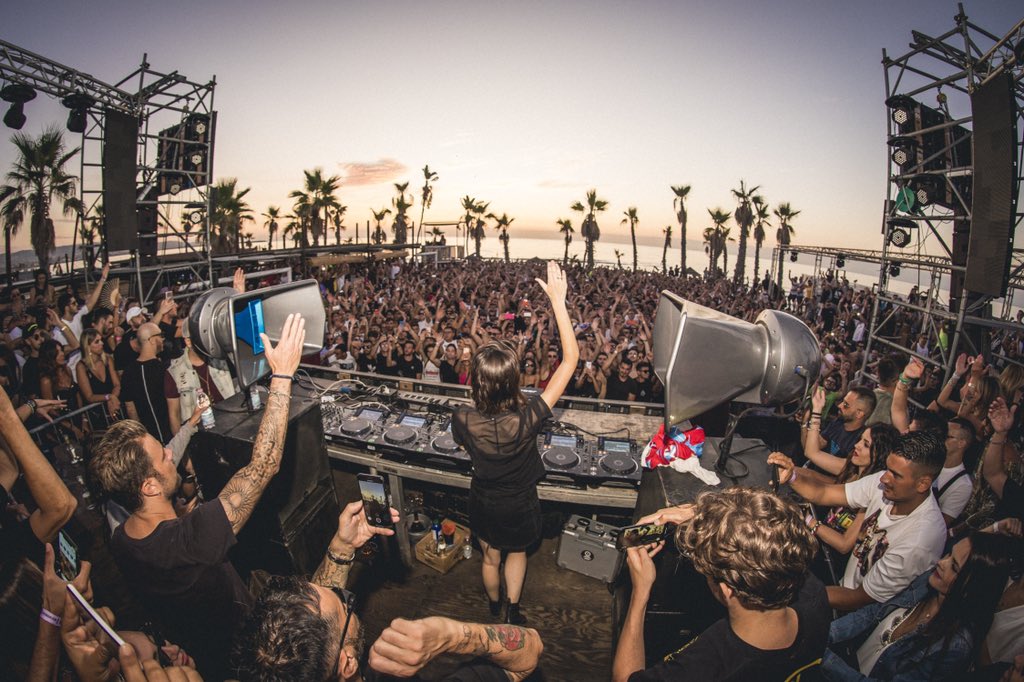 Total 84+ imagen afro bar Viaterra.mx