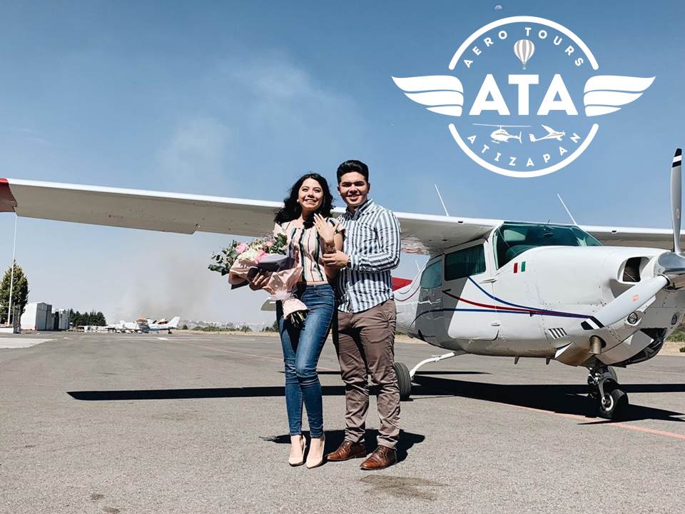 aerotoursatz's tweet photo. Vive la experiencia de volar en avioneta y decirle a tu Novia "Te Quieres Casar Conmigo" junto al Cielo y las Nubes como testigos....

53084920 @arturomacias977 
#sorpresa #regalosunicos #experienciasinolvidables #pareja #amordetuvida #vuela #anillodecompromiso #aeropuerto https://t.co/MWkBcgQ9Iy