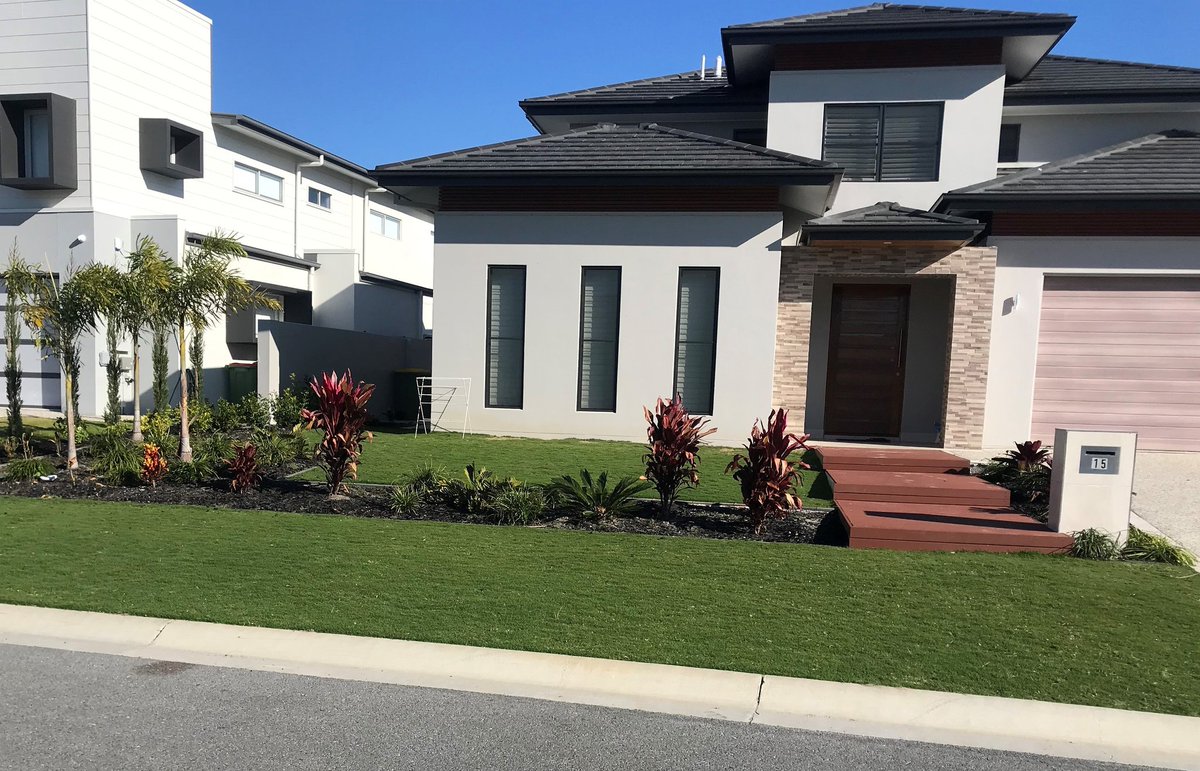 lawnsolutionsau's tweet image. TifTuf showing off its impressive colour even in winter!

#tiftuf #lawnsolutions

#hybridbermuda #grass #turf #lawngoals #lawnporn #lawn #lawncare #lawnfans #green #winter #streetappeal