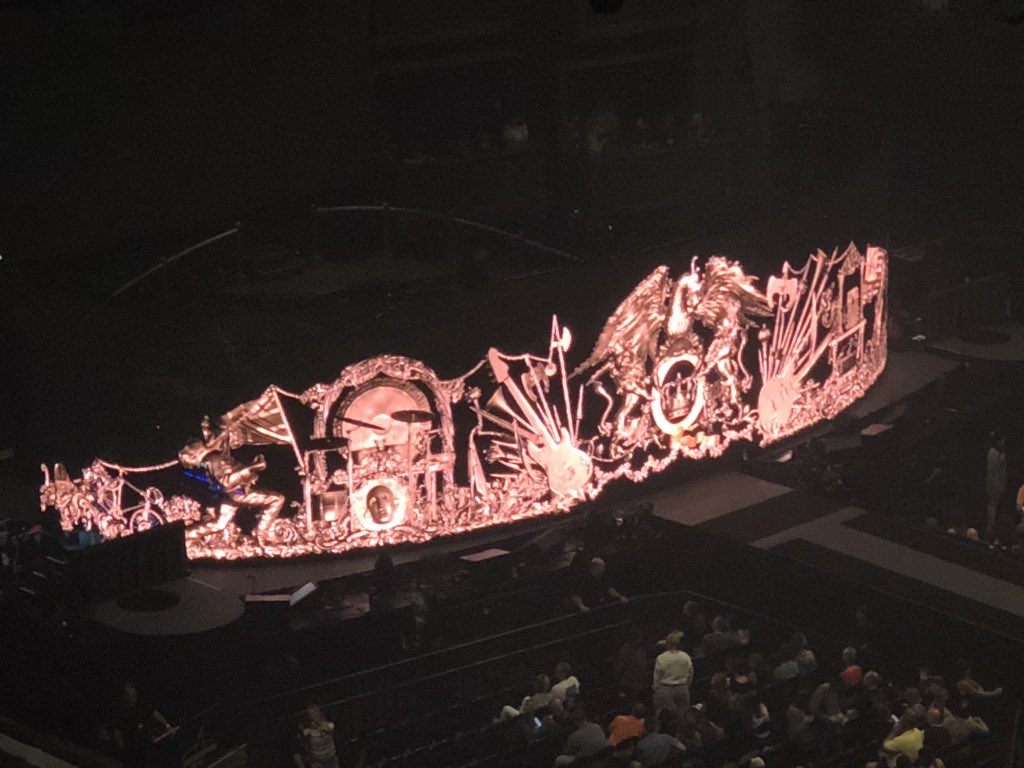Hitarchitect's tweet photo. Perhaps a night at the opera might be good https://t.co/7D1e0a0VFk