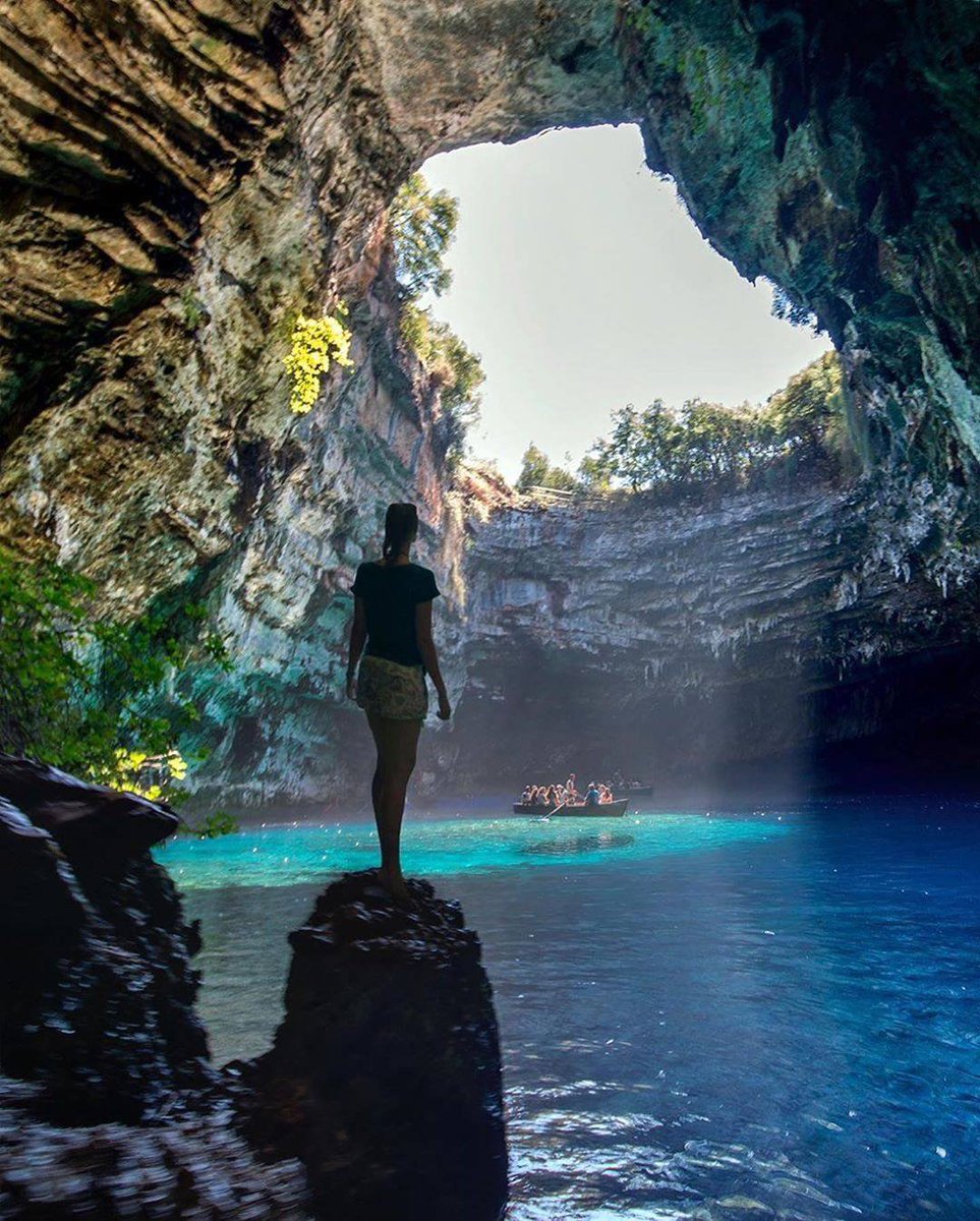 TFtrips's tweet image. Melissani Cave in Greece 💙🚣‍♀️💦