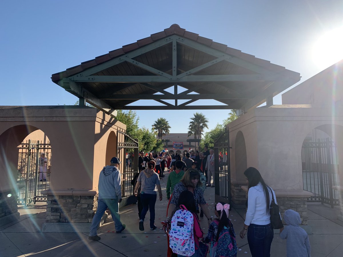 BardinSchool's tweet photo. Loved seeing all the smileing face this morning at #bardinstrong 

Looking forward to a great year. 

#alisalstrong #alisalfuerte https://t.co/7HsztbmW1M