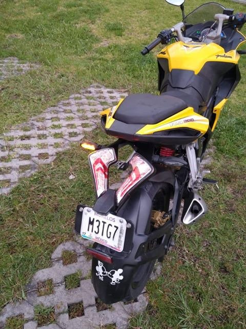 DiariodeMorelos's tweet photo. #DENUNCIACIUDADANA

Piden apoyo para localizar una moto Pulsar 2000 que fue robada por 2 hombres en el estacionamiento de Bodega Aurrerá, ubicada en la glorieta de La Luna; las placas de la unidad son M3TG7. https://t.co/HoQn7yoDnC