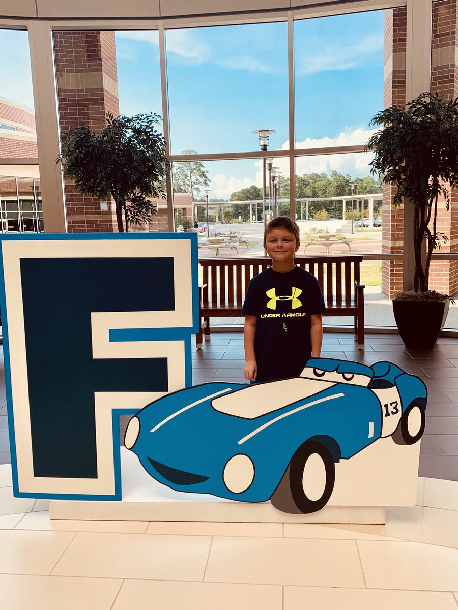 dejavu_21's tweet photo. #meettheteacher @KleinISD #KleinFamily #frenchelementary time for 3rd and 5th grade!! https://t.co/gpshNU5wWf
