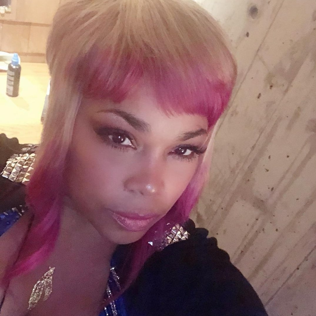 TLCArmyNews's tweet photo. Welcome back, Fuscia-Boz! π₯π₯ #TheGeesDidIt #TLCTour https://t.co/mf0xuGYaFa