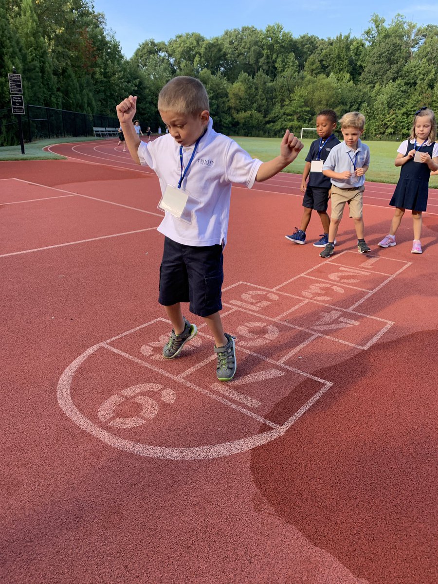 HarrisKellyK's tweet photo. We tried all kinds of new things on the UED playground for recess. #TrinityLearns https://t.co/h6lvRTnM31