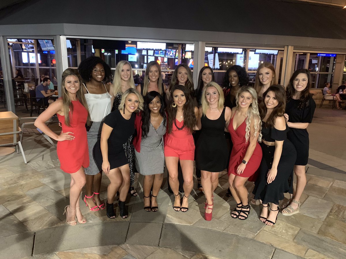 Char_Checkmates's tweet photo. Thank you @TheHickoryTav for a great night of hospitality. Contracts signed ✅ team meeting complete ✅ #CheckMates https://t.co/2A5eaoN7f4