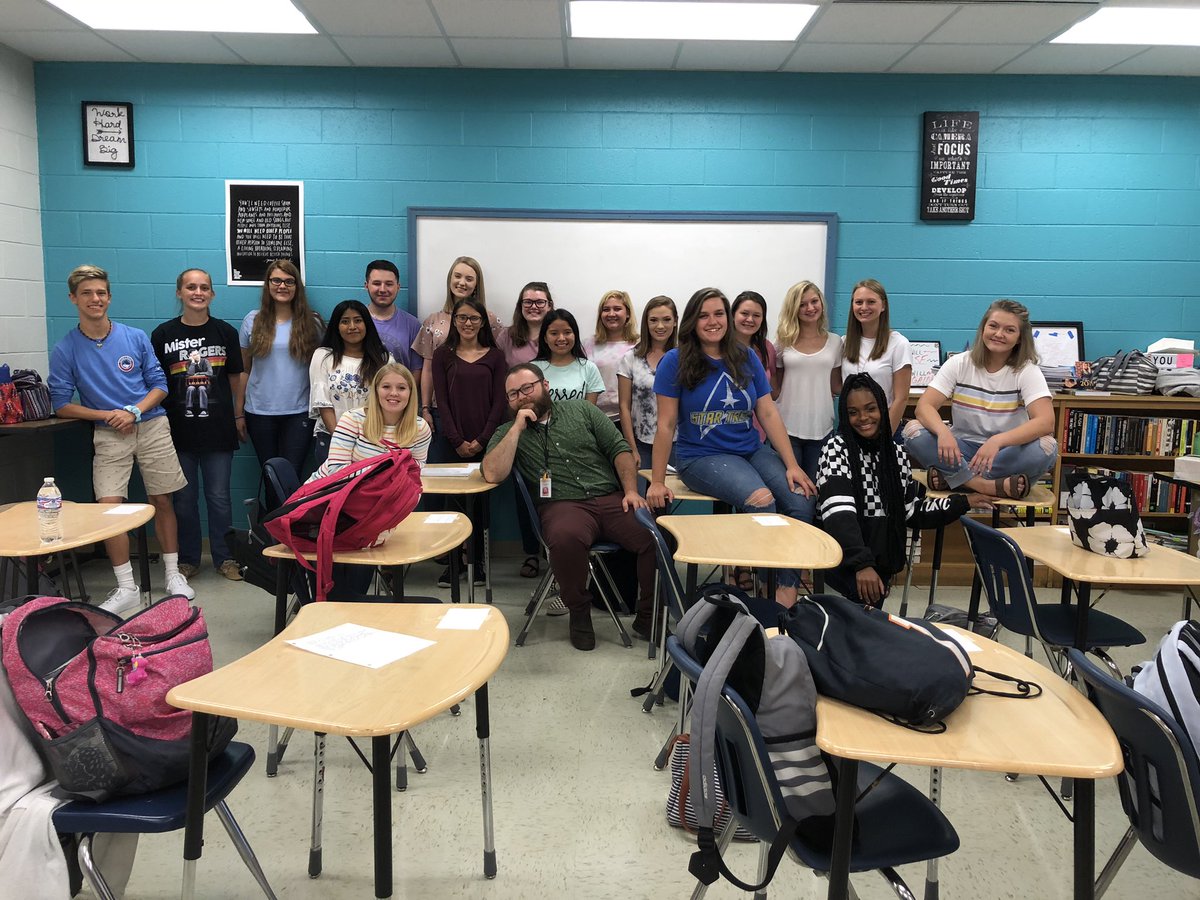 TimberTints's tweet image. Our yearbook staff is working hard on your 2020 book! Yearbooks are now on sale for $55 until September 13th! Order yours NOW! 📸