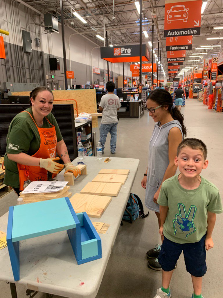 Doing a DIH workshop with Future Leader Jessica! Successfully leading DIH. #DIH #teamg3
