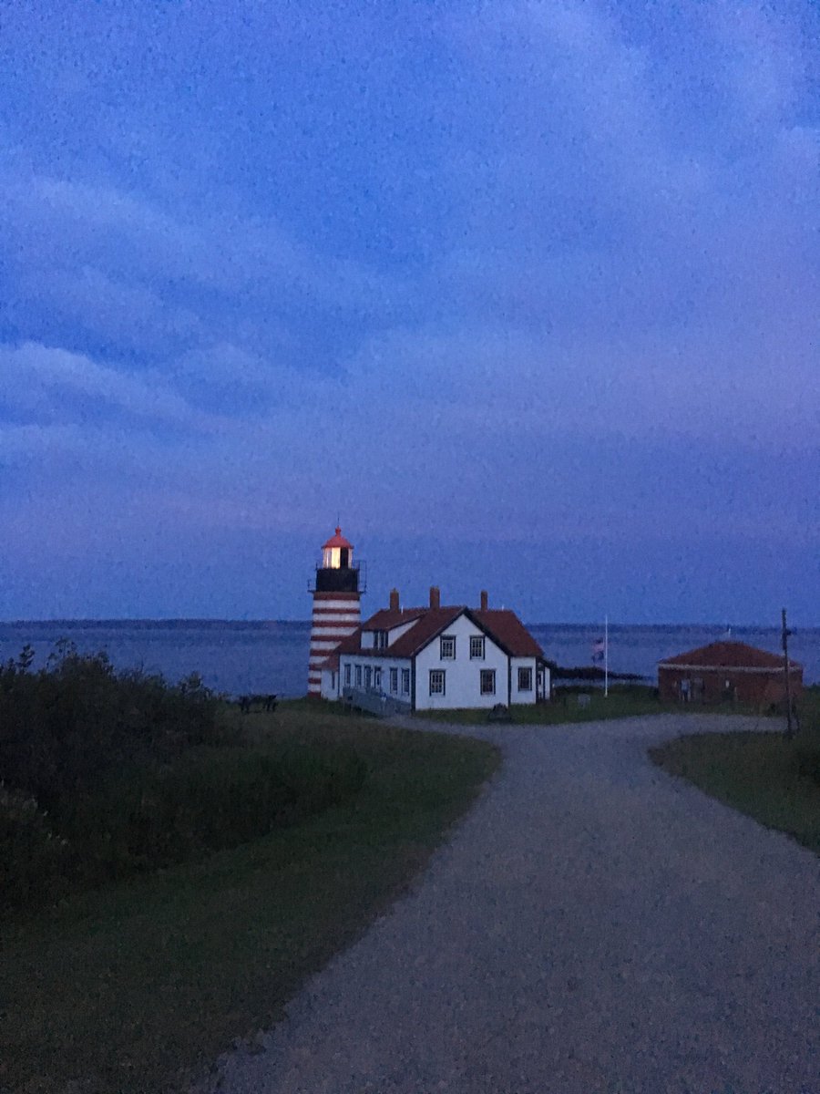 GuessWhereIWent's tweet photo. Here we go #bluehour #BlueHourWeek #roadTrip #blue #travelphotography #ocean https://t.co/eVkY06Kcr0