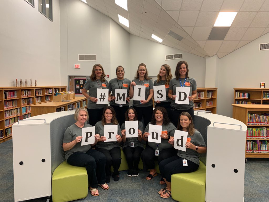 CrawfordEstela's tweet photo. 2019-2020 Meet the Teacher ✅ #PPCDteam #SPEDcrew #kylaisa5thgrader #JAV #MISDProud #ThinkBig #midlonation 💙 https://t.co/LYsV7bAoz3