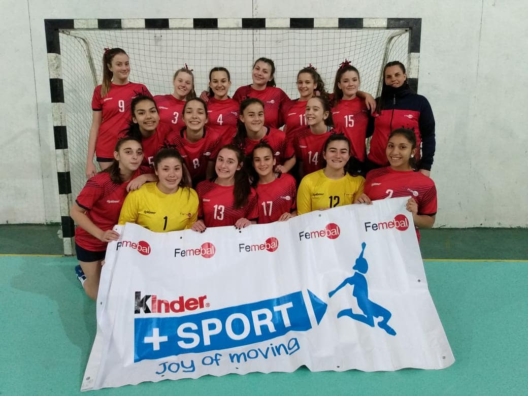 femebal's tweet photo. #ArgSelecciones 🤾♂️🤾♀️
¡Ambas delegaciones pasaron a semifinales!
Las mujeres vencieron a #Asbal 33 a 12, logrando puntaje ideal (9 unidades). Este viernes, desde las 11.20 hs las dirigidas por María José Daneri enfrentarán a #Cordoba, buscando llegar a la final 🏆 https://t.co/Npl4uqGt2U
