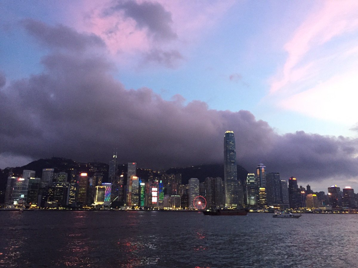 46492525FOX's tweet photo. 無事に香港から帰国しました!デモがあったり空港が閉鎖になったりそして日本は台風といろいろなことがありましたが何とか無事に! 美脚モデルさん大募集中 #モデル募集 #ウエディングモデル #studioFOX #ブライダルモデル #被写体 #美脚 https://t.co/BB5UNWuUBA
