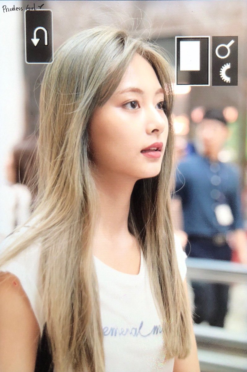 190816 ICN
찾아써🧐
#쯔위 #TZUYU 
<a href="/JYPETWICE/">TWICE</a>