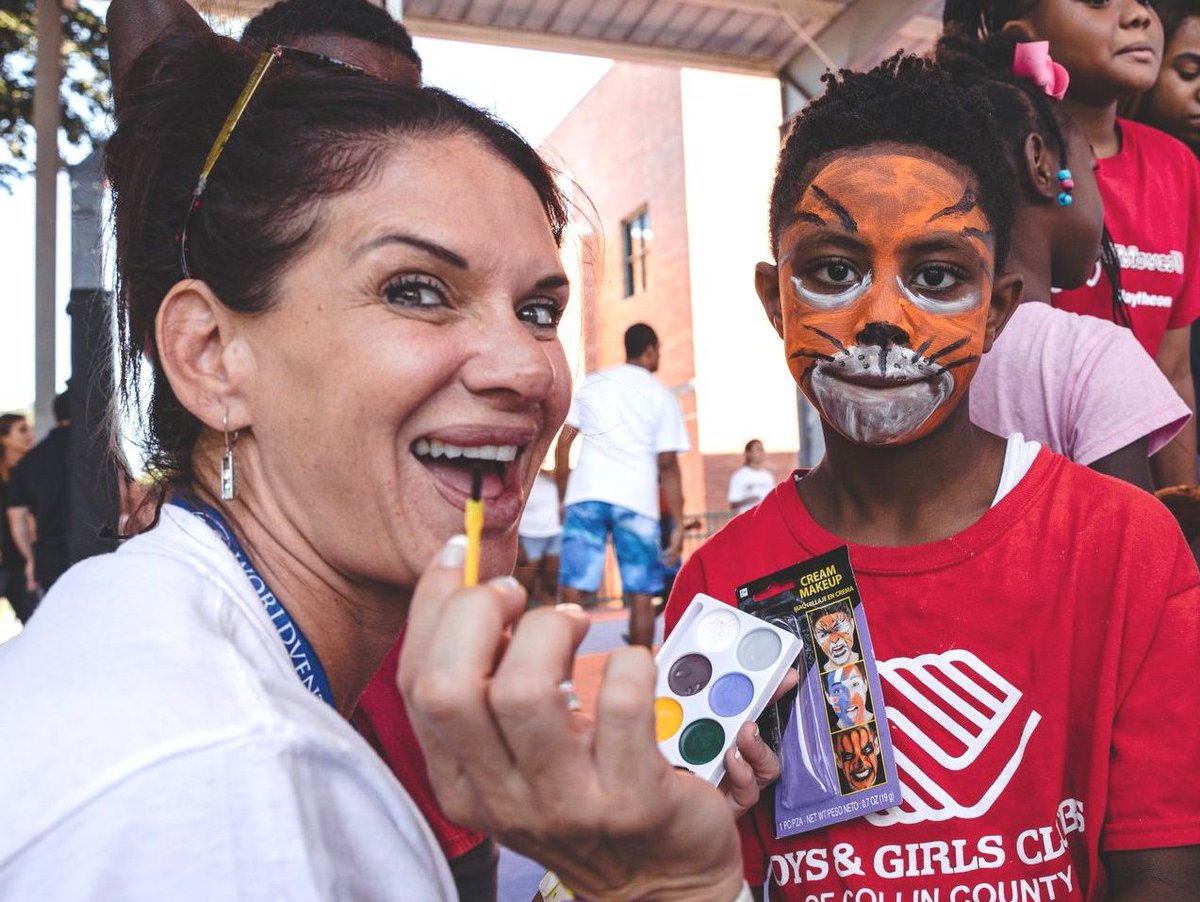 WVFoundation's tweet photo. Volunteer Day in Frisco, Texas for #WVBootcamp with the @bgccollincounty was absolutely amazing ✨!⁣
⁣
We are so grateful for those who traveled near &amp; far to show their #HeartToServe by bringing smiles to all of the children's faces 😀.⁣ #TBT https://t.co/CnFnwo4pBc