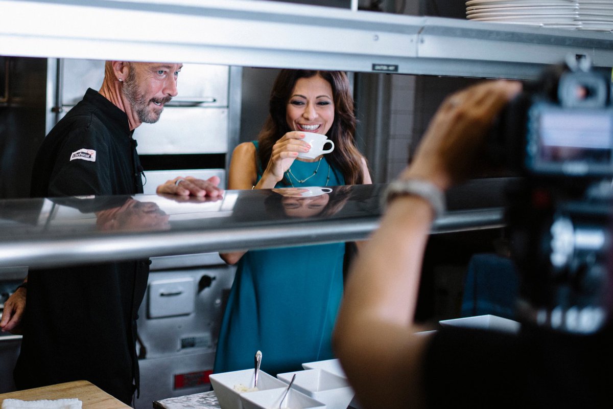 LisaMateoTV's tweet image. Always enjoy a great cup of Joe on the set of @tastemakers_tv How do you like your coffee? ☕️ #food #fame #coffee #tastemaker