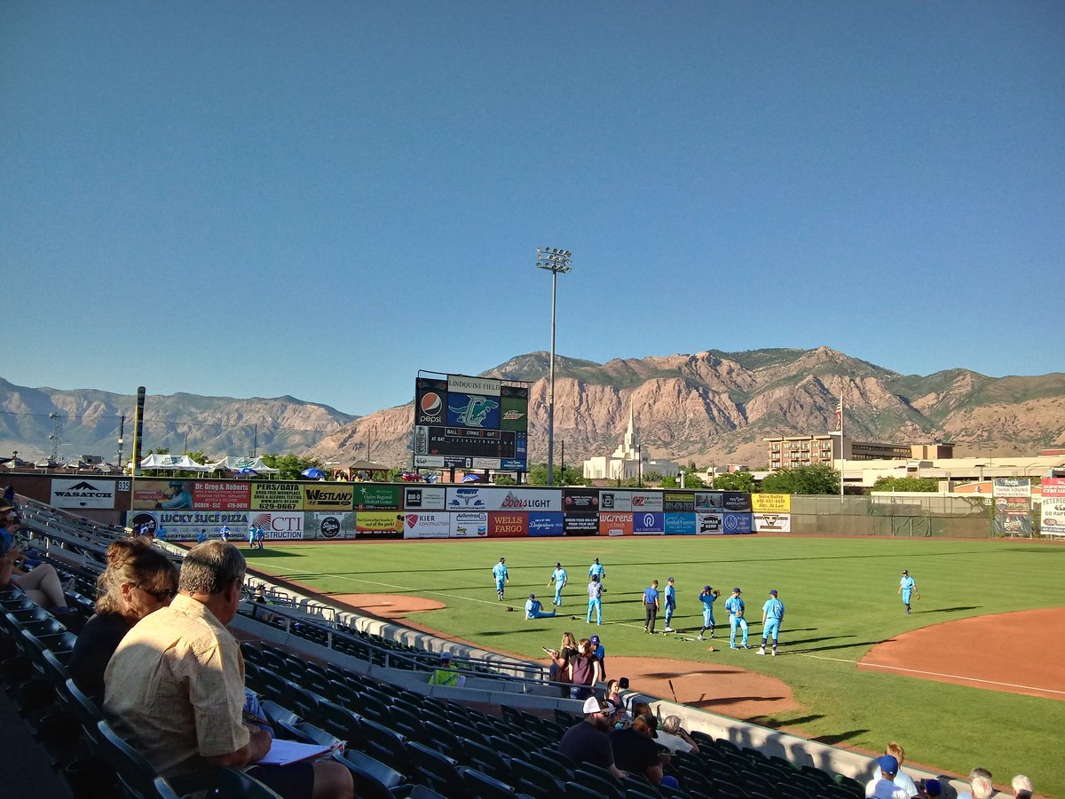 TrueTexan46's tweet photo. Ogden Raptor Baseball! So far, not a good night, but it ain't over til it's over! https://t.co/cyGi3YAKj2